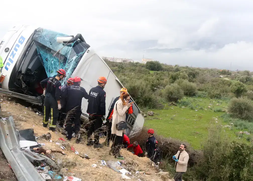 Antalya’da Yolcu Otobüsü Faciası: 10 Ölü, 24 Yaralı 30